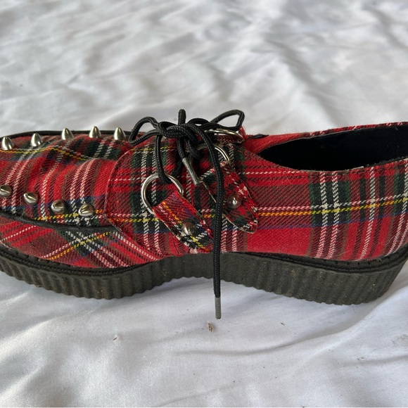 TUK UK 8 RED PLAID STUDDED CREEPERS - Picture 2 of 7